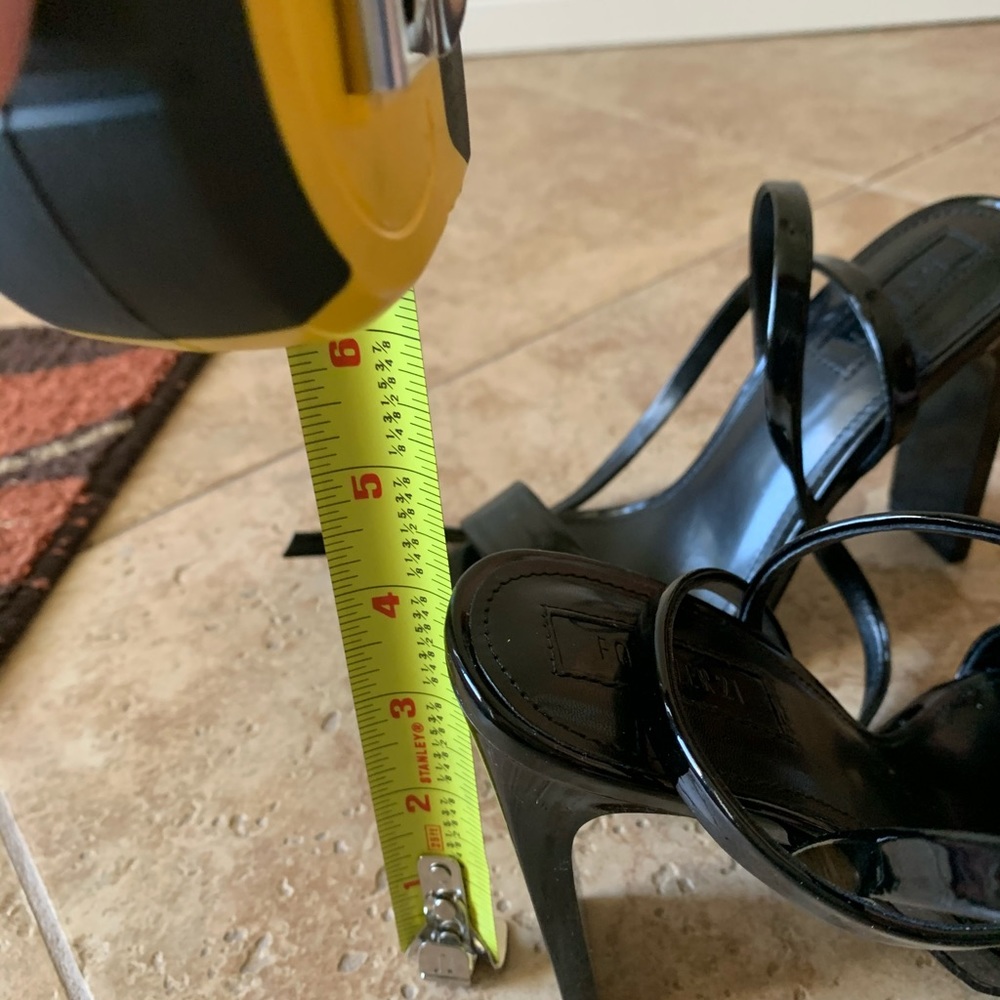 Sandals - Picture 4 of 5